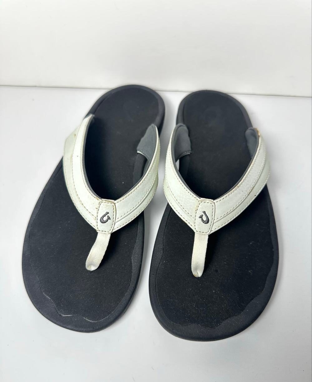 Olukai Ohana Flip Flops Womens 10 White Thong Sandals Travel Vacation